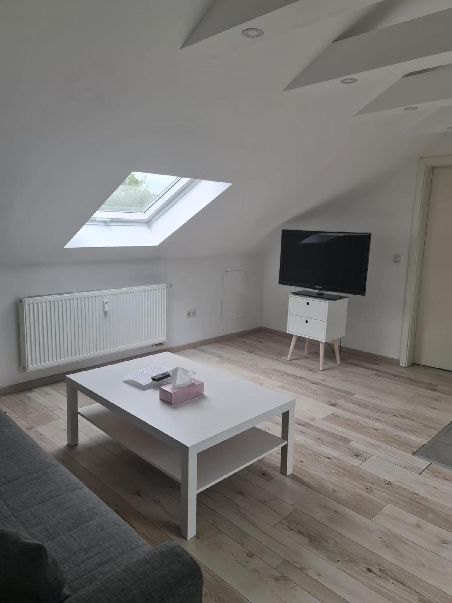 Ruhige Und Moderne 2-Zi. Wohnung Kulsheim Exterior photo